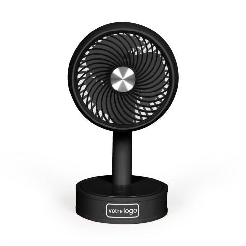 Aan de zijkant van de basis van de ventilator, het ronde deel.